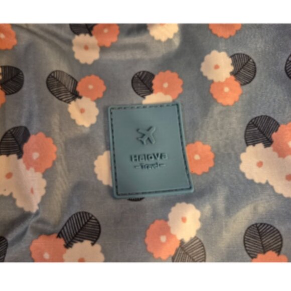 Travel Cosmetic Bag Hanging Fold Over Makeup Bag - Picture 5 of 8